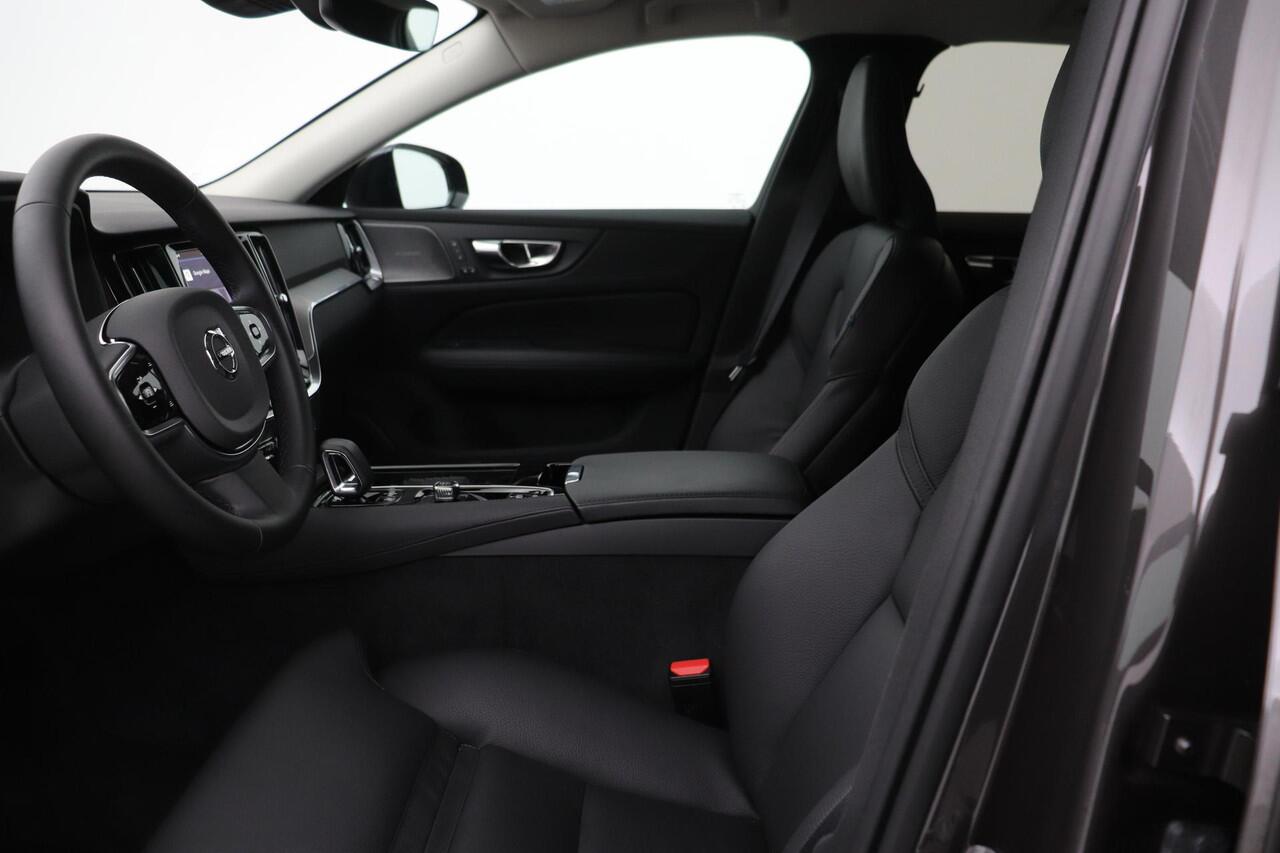 Volvo V60 T6 Plug-in hybrid Plus Dark | ACC | 360° Camera | harman/kardon | Stoel+Stuurverwarming | BLIS