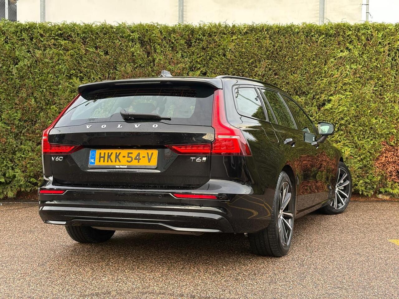 Volvo V60 2.0 T6 Plug-in hybrid AWD Plus Dark