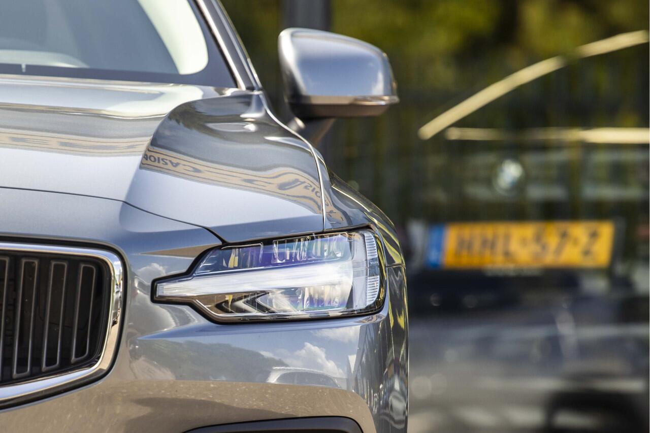 Volvo V60 2.0 B3 Momentum Advantage