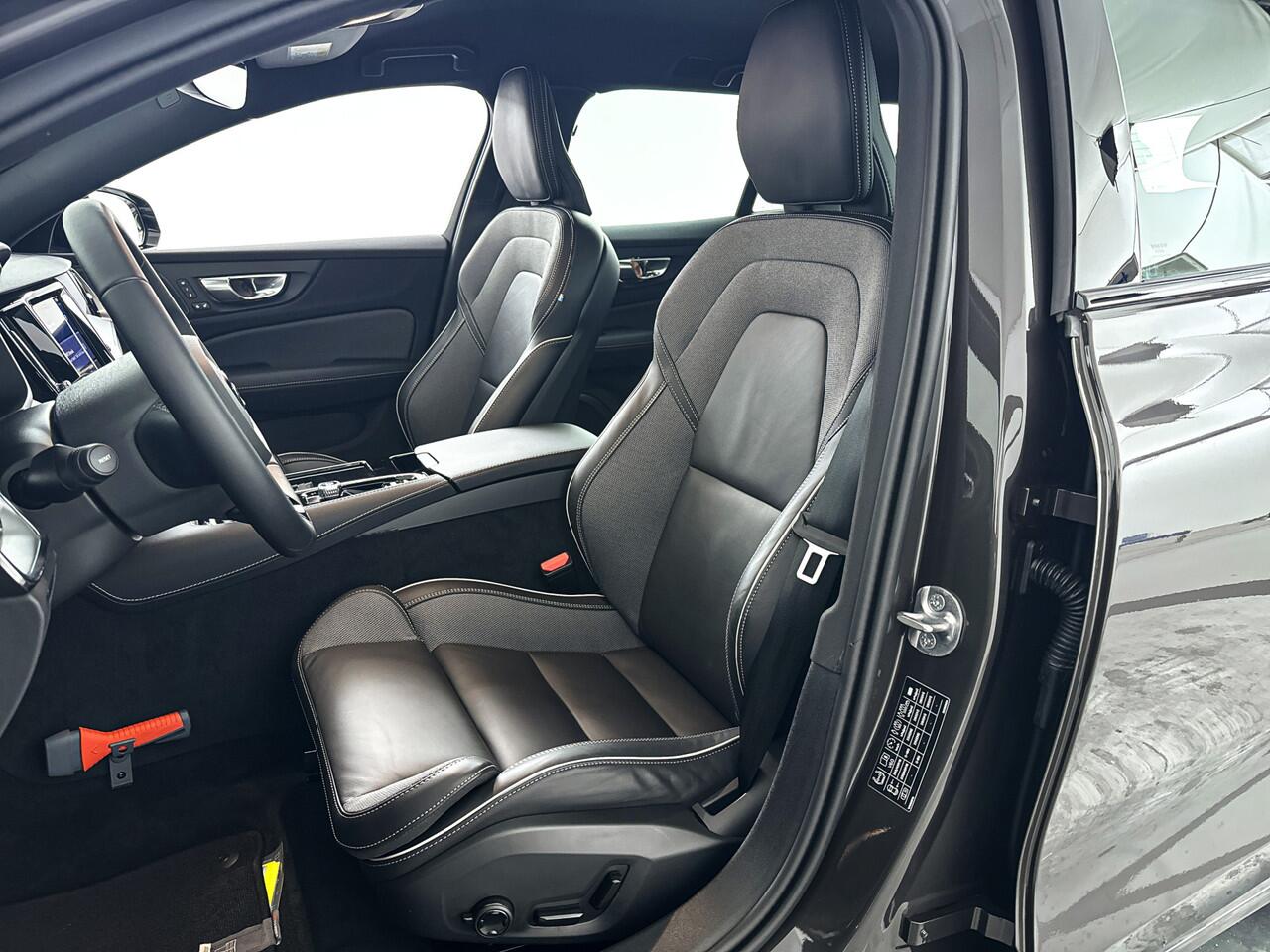 Volvo V60 T6 Plug-in hybrid AWD Plus Dark | 360° camera | Harman Kardon | Stoel- en Stuurverwarming | Trekhaak