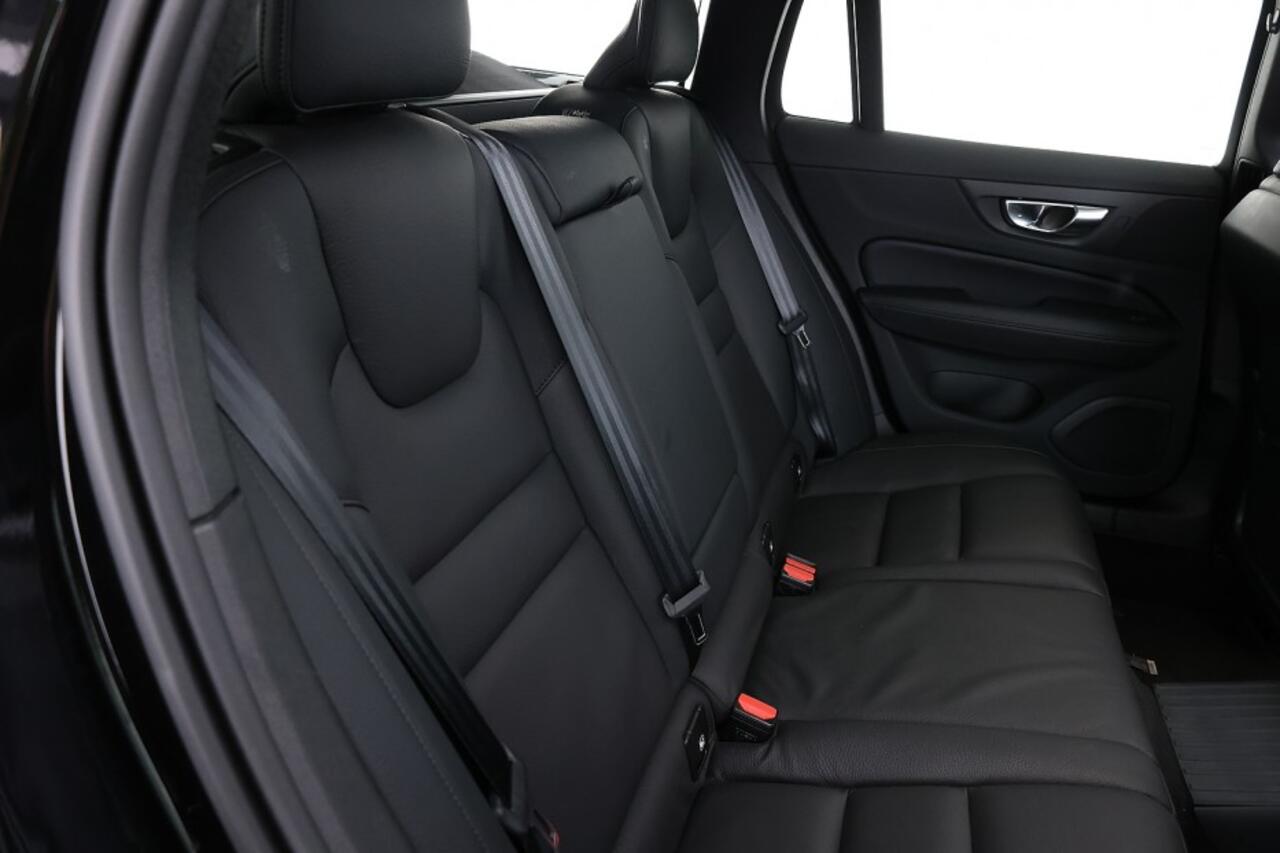 Volvo V60 2.0 T6 Plug-in hybrid AWD Ultra Dark | PANORAMADAK ? 1e Eigenaar