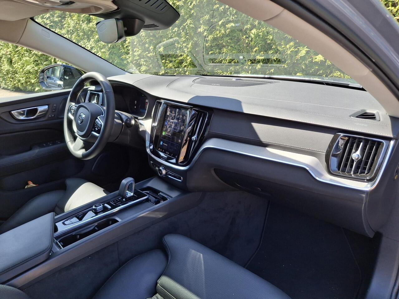 Volvo V60 B3 Ultimate Dark | H&K Audio | Pilot assist | Demo | Vraag naar de actuele tellerstand