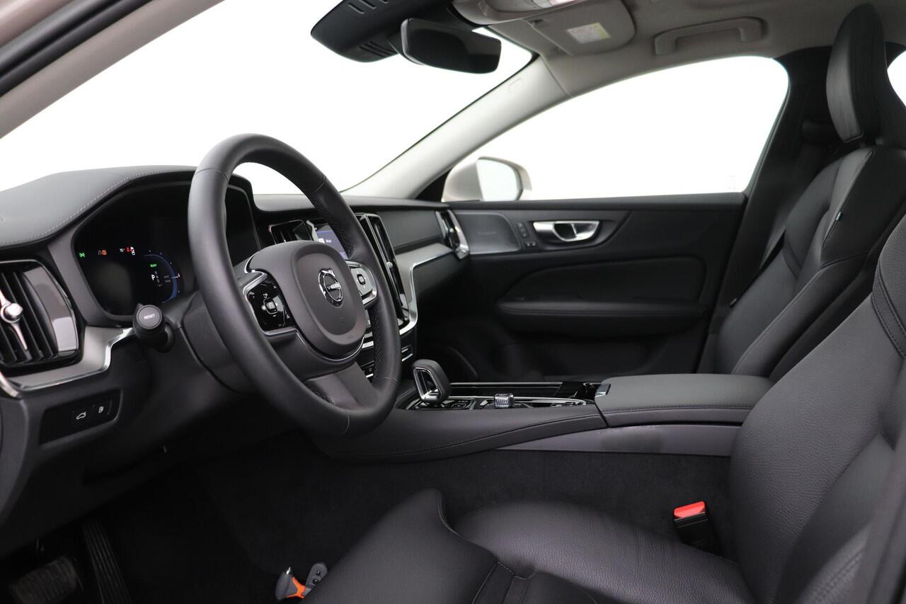 Volvo V60 T6 Plug-in hybrid Ultimate Bright | Panoramadak | Head-Up | ACC | 360° Camera | harman/kardon