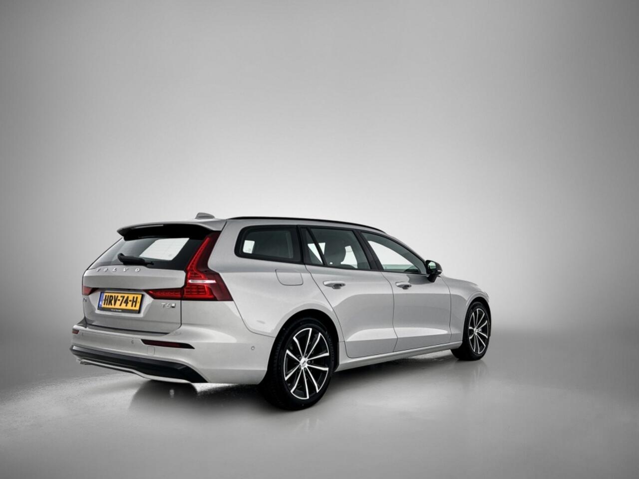 Volvo V60 2.0 T6 Plus Dark | Trekhaak | Sport Leder | 360* | Blis | Pilot