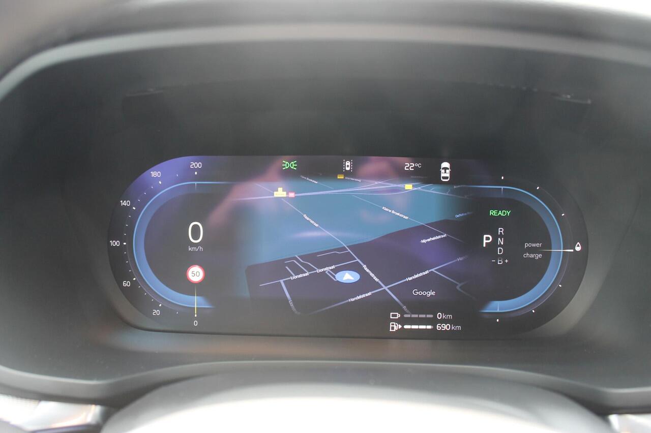 Volvo V60 T6 350PK Automaat Plug-in hybrid AWD Plus Dark Panoramisch schuif-kanteldak / Semi elektrisch wegklapbare trekhaak / Google infotainment / Verwarmbare voorstoelen en stuurwiel / Adaptieve cruise control