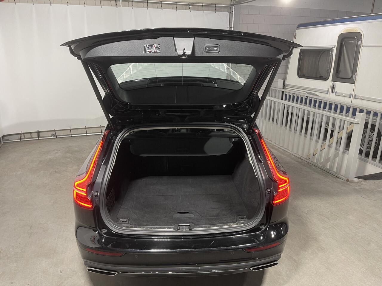 Volvo V60 B4 2.0i MHEV 211pk Inscription Leer, CarPlay, ACC, Trekhaak (1800kg), Navi, A.Camera