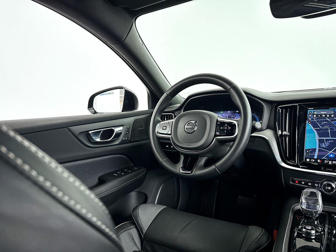 Volvo V60 T6 Recharge Aut. AWD Plus Dark | Panoramadak | 360° camera | Harman Kardon | Trekhaak | Stoel- stuurverwarming