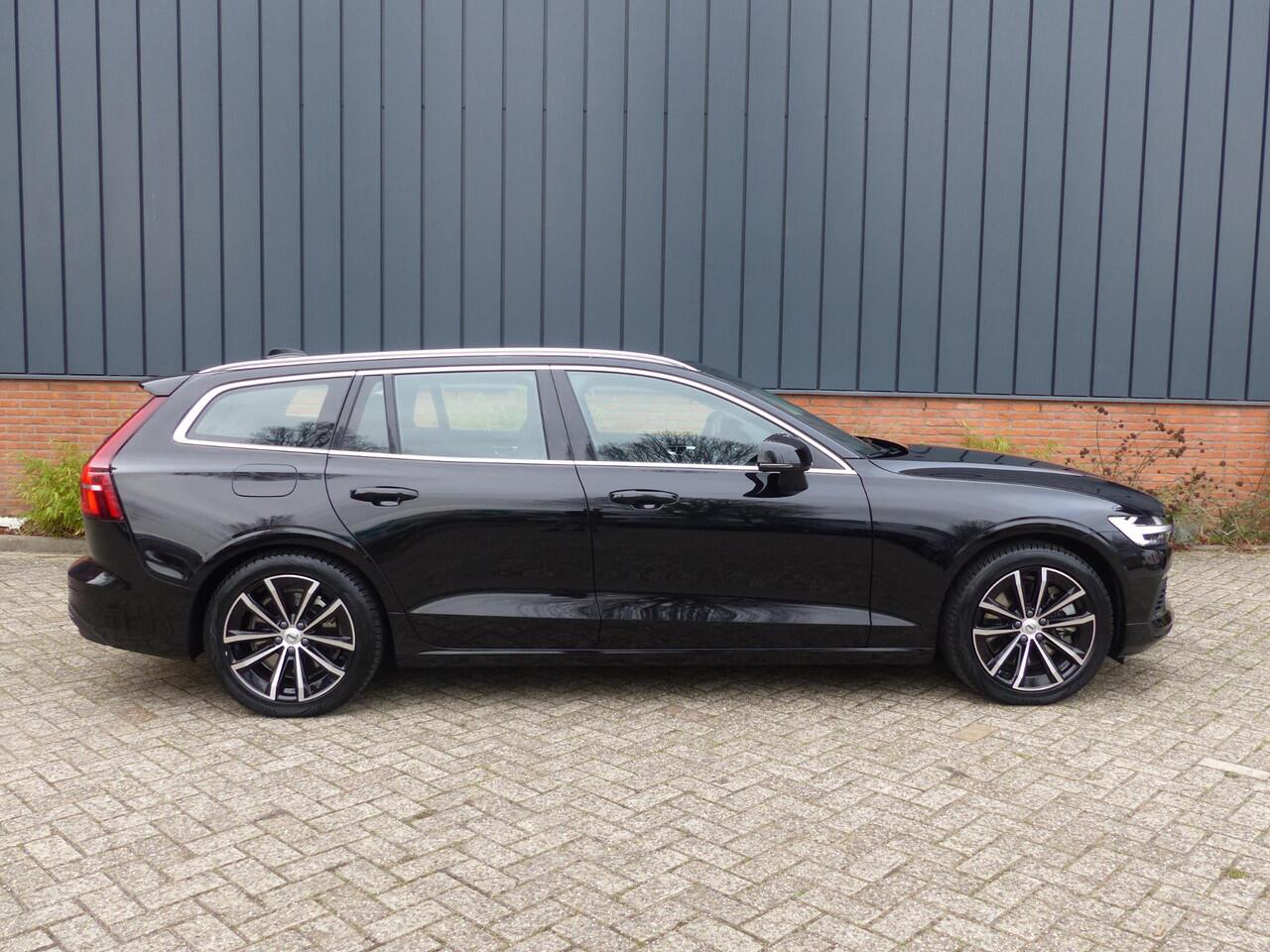 Volvo V60 T6 Plug-in hybrid AWD Essential
