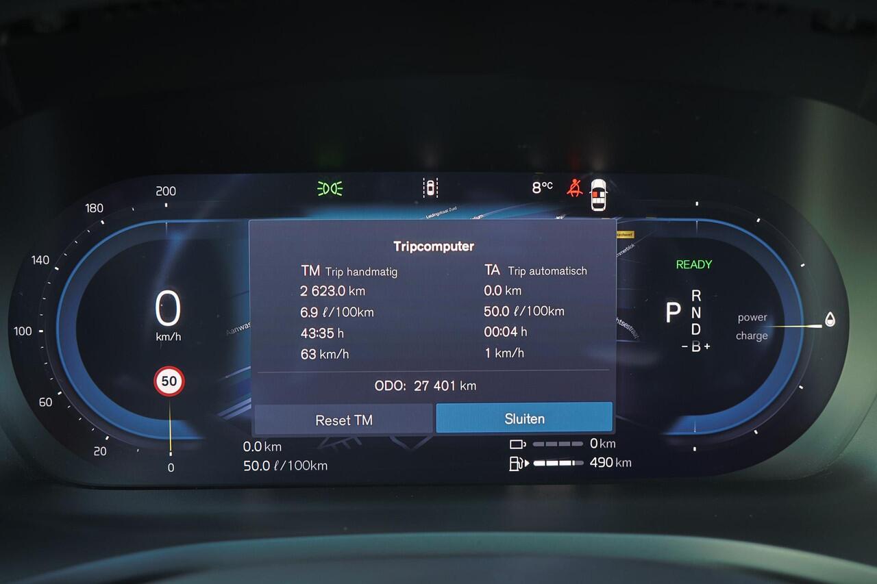 Volvo V60 T6 Recharge AWD Plus Dark - IntelliSafe Assist & Surround - 360º Camera - Harman/Kardon audio - Verwarmde voorstoelen, stuur & achterbank - Parkeersensoren voor & achter - Elektr. bedienb. voorstoelen met geheugen - Elektr. inklapbare trekhaak - 18' LMV