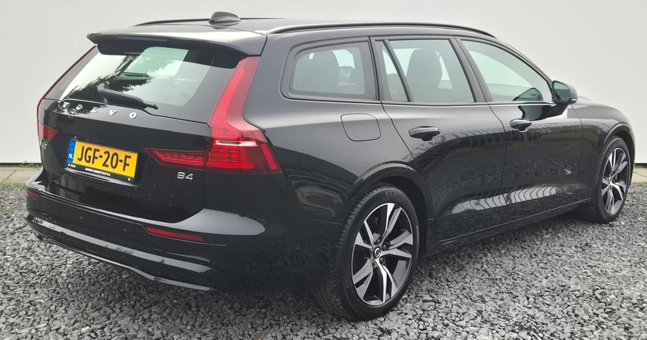 Volvo V60 2.0 B4 Plus Dark Leder pakket RG0R - 18" Wielen - Climate - Donkere hemel - Electrisch bedienbare voorstoelen met memory