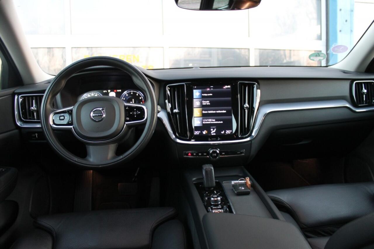 Volvo V60 2.0 B3 INSCRIPTION 1e eigenaar **NL-Auto** leer/trekhaak / mild hybrid
