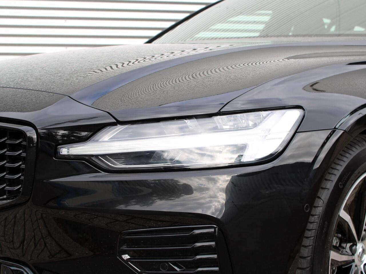 Volvo V60 2.0 T6 Plug-in hybrid AWD Plus Dark Automaat / 360* camera / Trekhaak / Nappa leder interieur / Long range accu / Google Maps navi