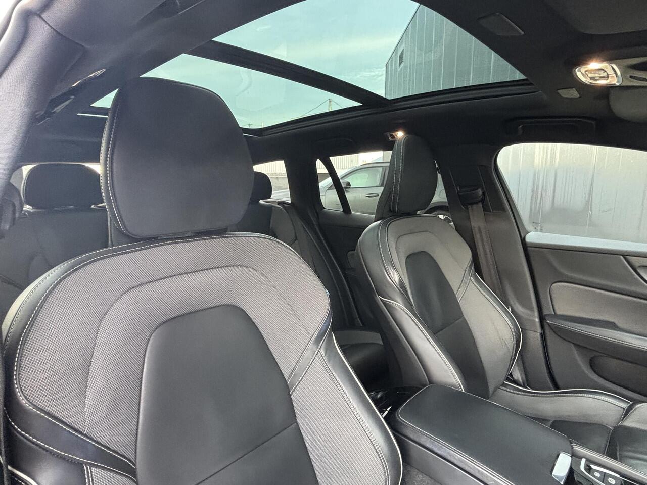 Volvo V60 2.0 T6 Recharge AWD R-Design 360 camera/ schuifdak/ climate line/ 19 inch/ head up display/ trekhaak