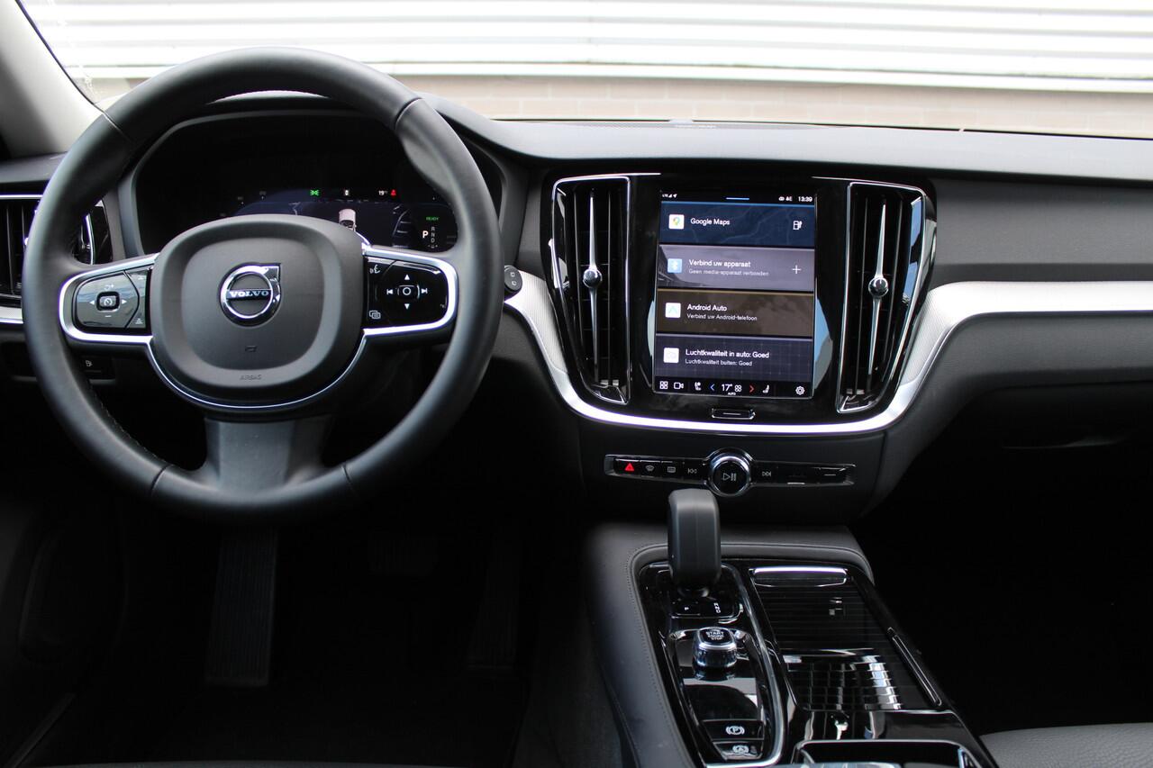 Volvo V60 2.0 T6 Plug-in hybrid AWD Plus Dark | Harman Kardon | 360 Camera | BLIS | 19" | Winterpack