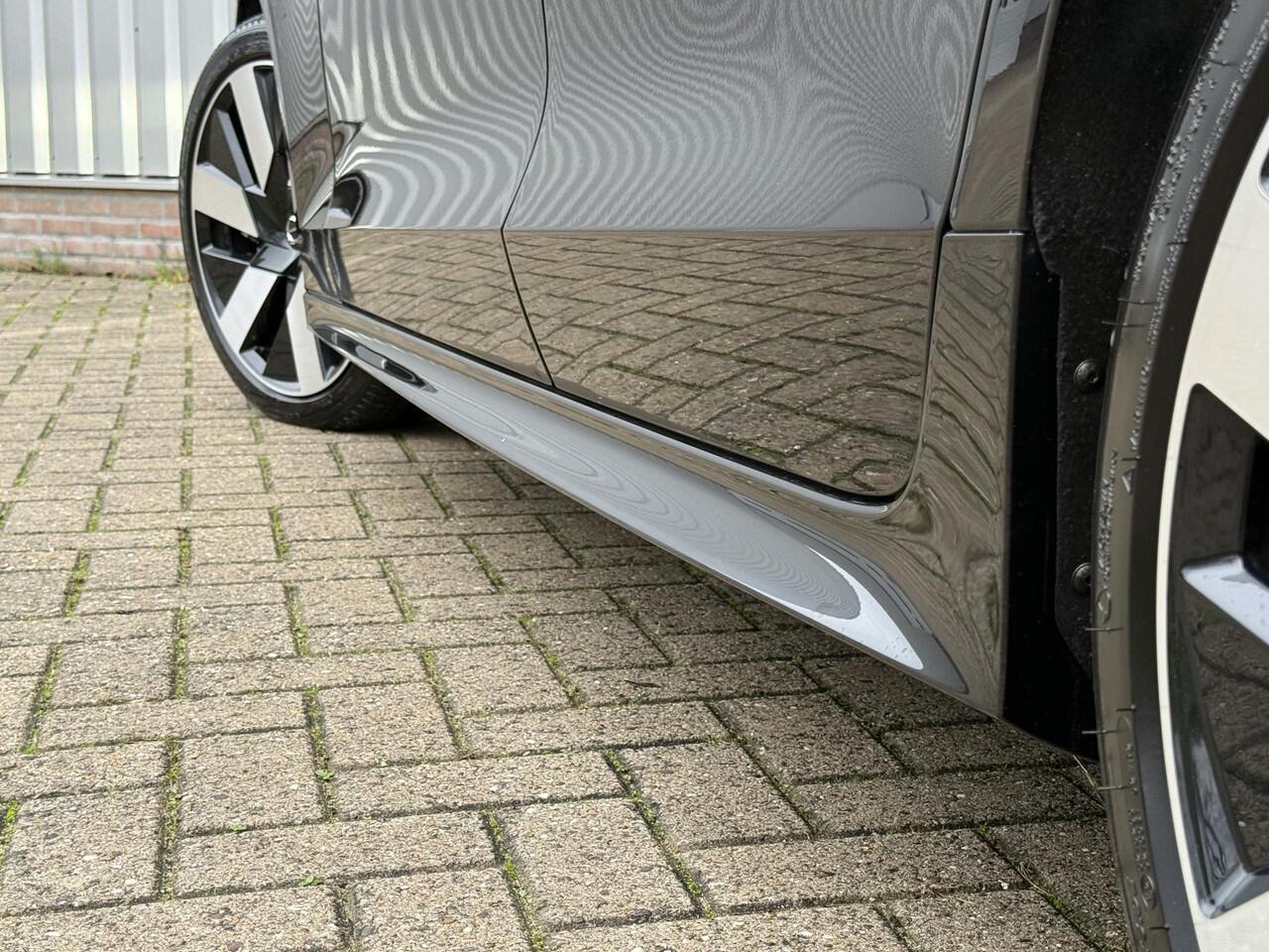 Volvo V60 2.0 T6 Plug-in hybrid AWD Essential Edition | Stuur en stoelverwarming V+A | Pilot Assist & ACC | Styling kit sideskirts |