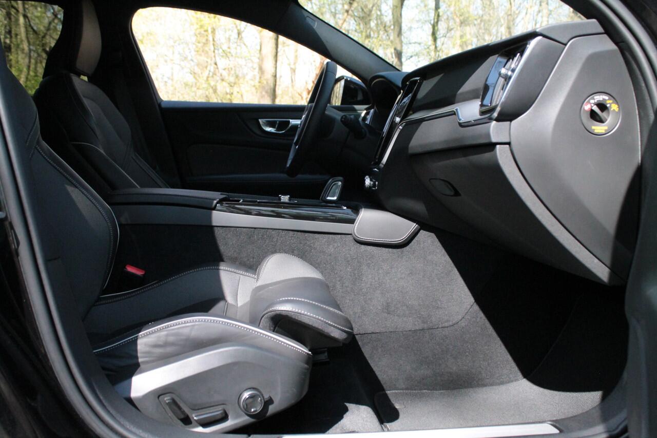 Volvo V60 2.0 T8 AWD R-design | Trekhaak | Long Range