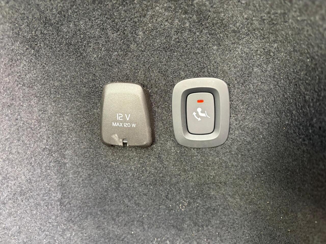 Volvo V60 T6 Plug-in hybrid AWD Plus Dark