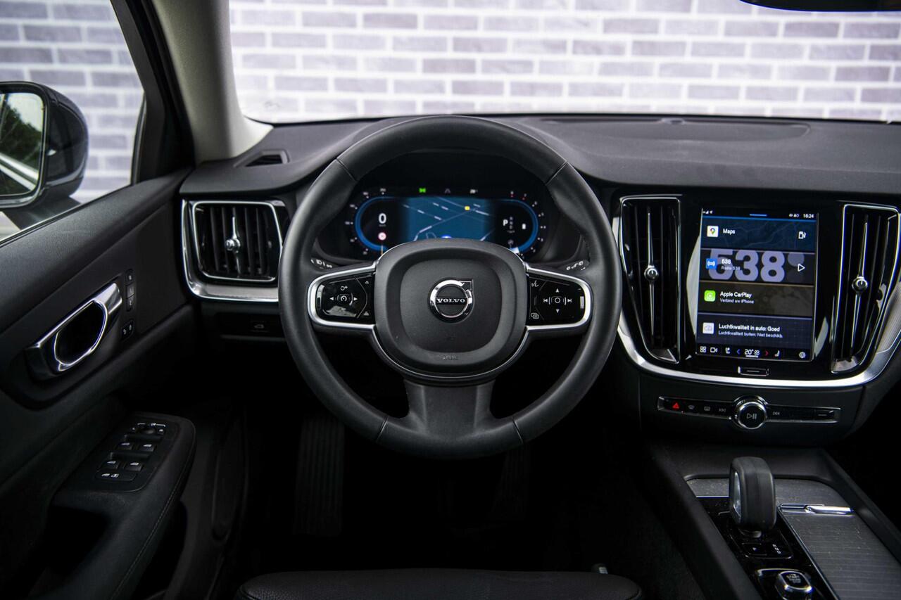 Volvo V60 2.0 B3 Plus Bright | Trekhaak | Adaptieve Cruise Control | Google Navigatie | Lederen bekleding | Stoel- en stuurverwarming | Elektrisch verstalbare voorstoelen |