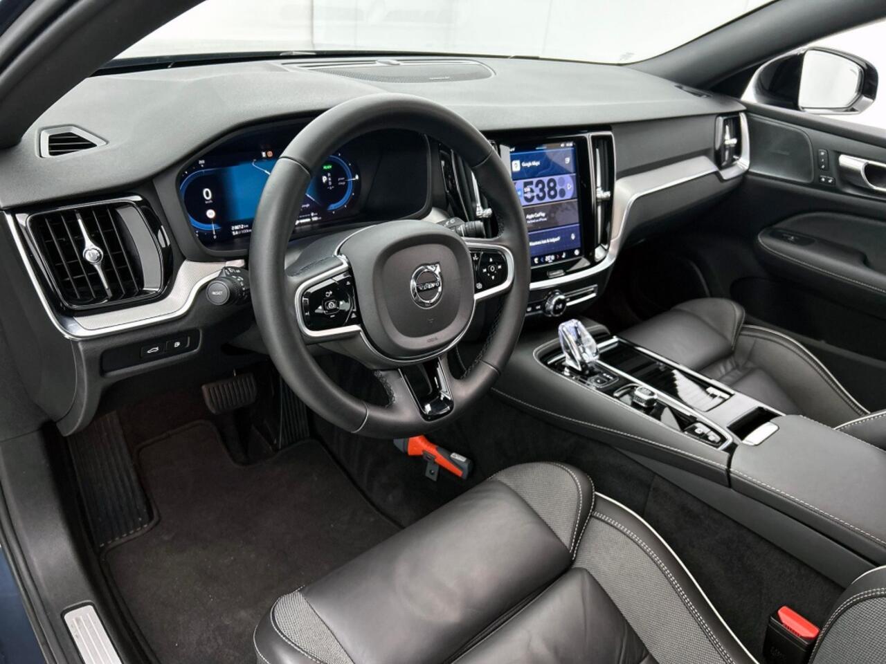 Volvo V60 2.0 T6 AWD Plus Dark | Trekhaak | 360 Camera | Leder | Harman Ka