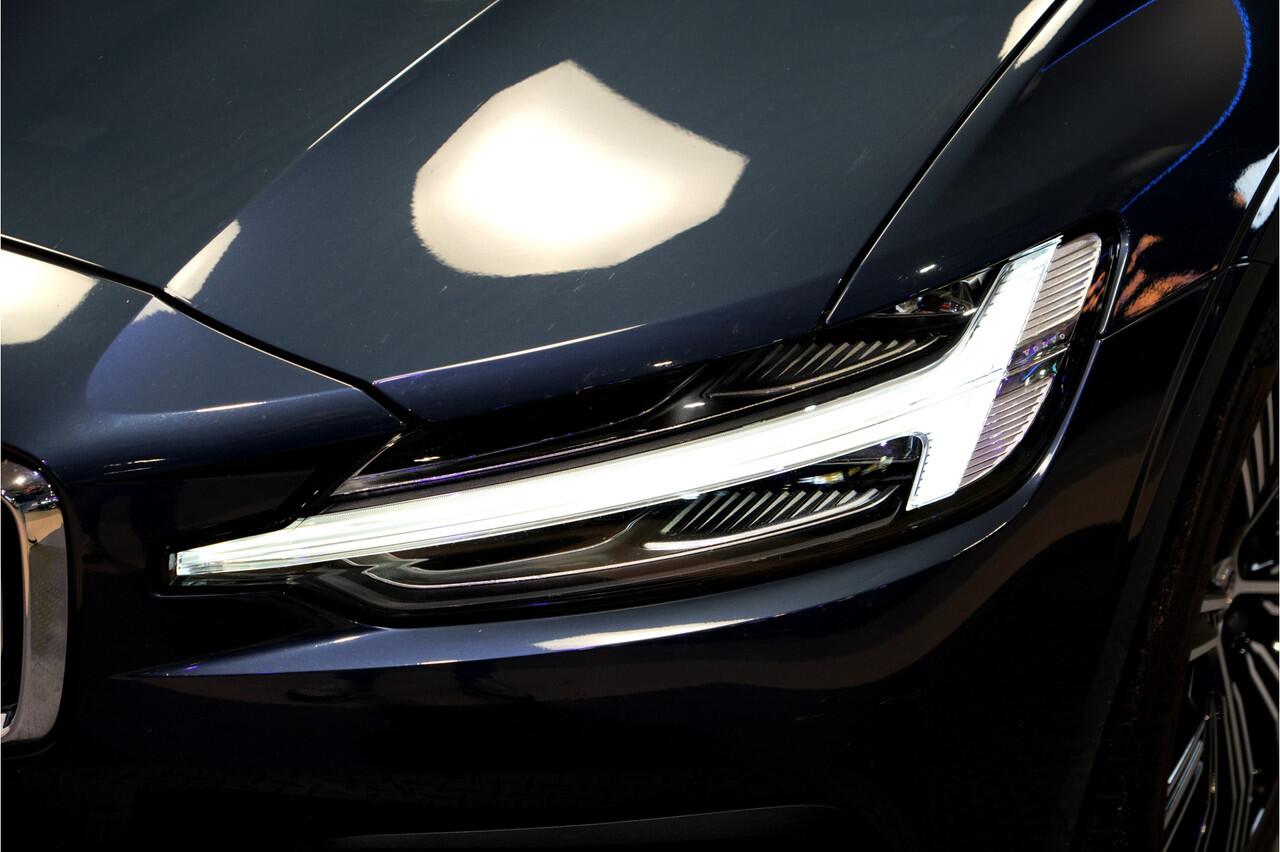Volvo V60 2.0 B4 MHEV 145kW/197pk Aut8 Inscription ADAPT.CRUISE + NAVI SENSUS + DRIVE MODES + PILOT ASSIST + AFN.TREKHAAK + CAMERA + BLIS + LANE ASSIST + STOELVERWARMING + KEYLESS ENTRY&GO + MATRIX LED + PARKSENSOREN V&A + 18" LM-VELGEN!!