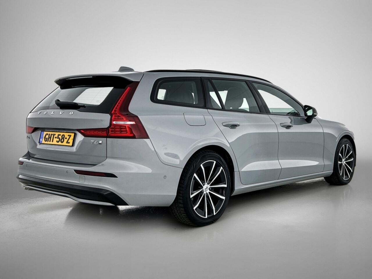 Volvo V60 2.0 T6 AWD Plus Dark | Panorama dak | 360 Camera | Leder | Stoel