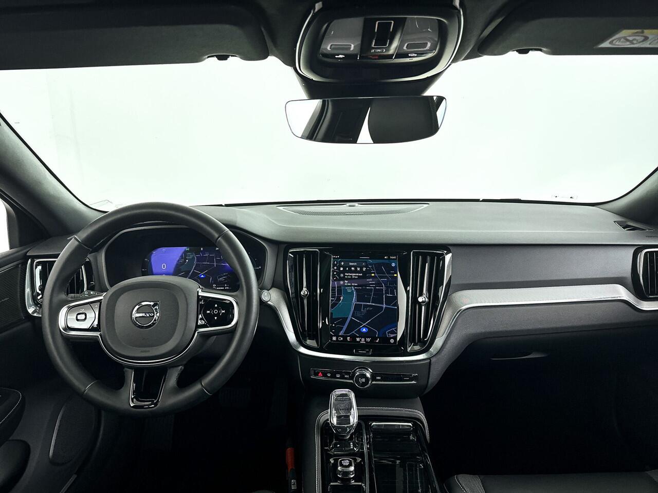 Volvo V60 T6 Aut. Plug-in hybrid AWD Plus Dark | Panoramadak | 360° camera | Stoel- en Stuurverwarming | Harman Kardon | Trekhaak