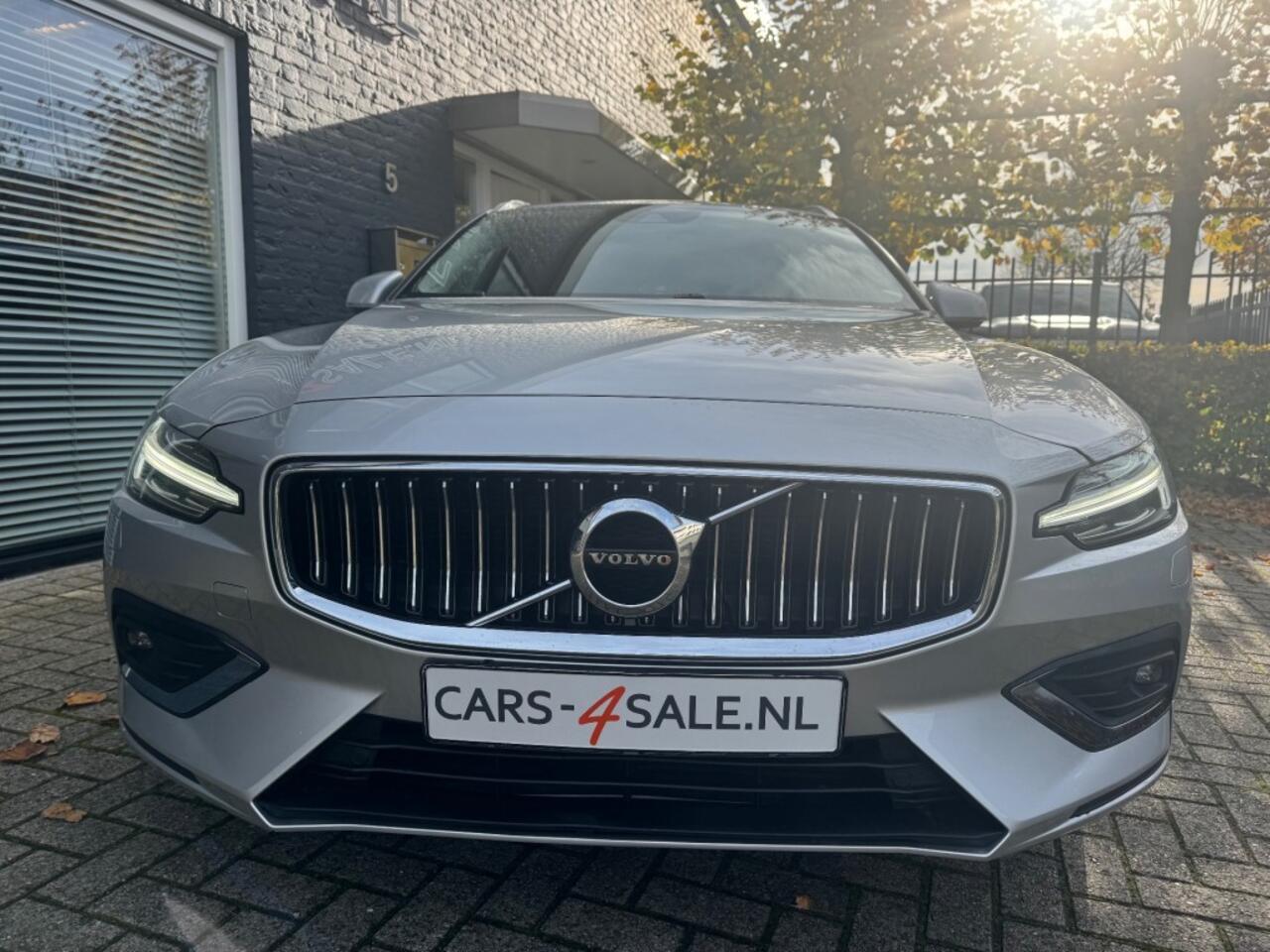 Volvo V60 2.0 B3 Autom. Inscription + Camera. + Leder + 18 inch Lmv - Full options 2022!