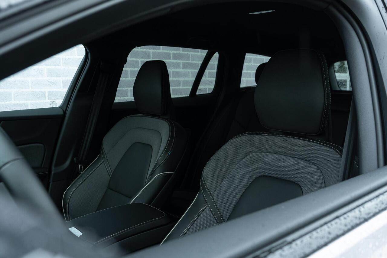 Volvo V60 T6 AWD 350 PK Plug-in hybrid Plus Dark | Extra getint glas | Verw.stoelen V+A | Parkeercamera | 19" 5-Triple Spaaks Black | Nappa Leder / Open Grid