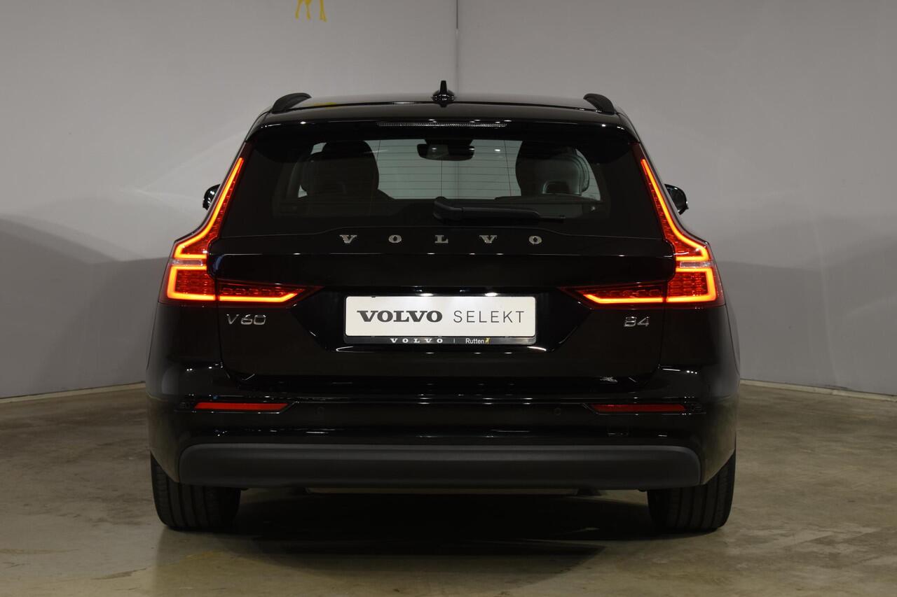 Volvo V60 B4 211PK Automaat Core / Navigatie / Achteruitrijcamera / Elektrische achterklep / LM Velgen / Elektr. Trekhaak / Parkeersensoren voor+achter