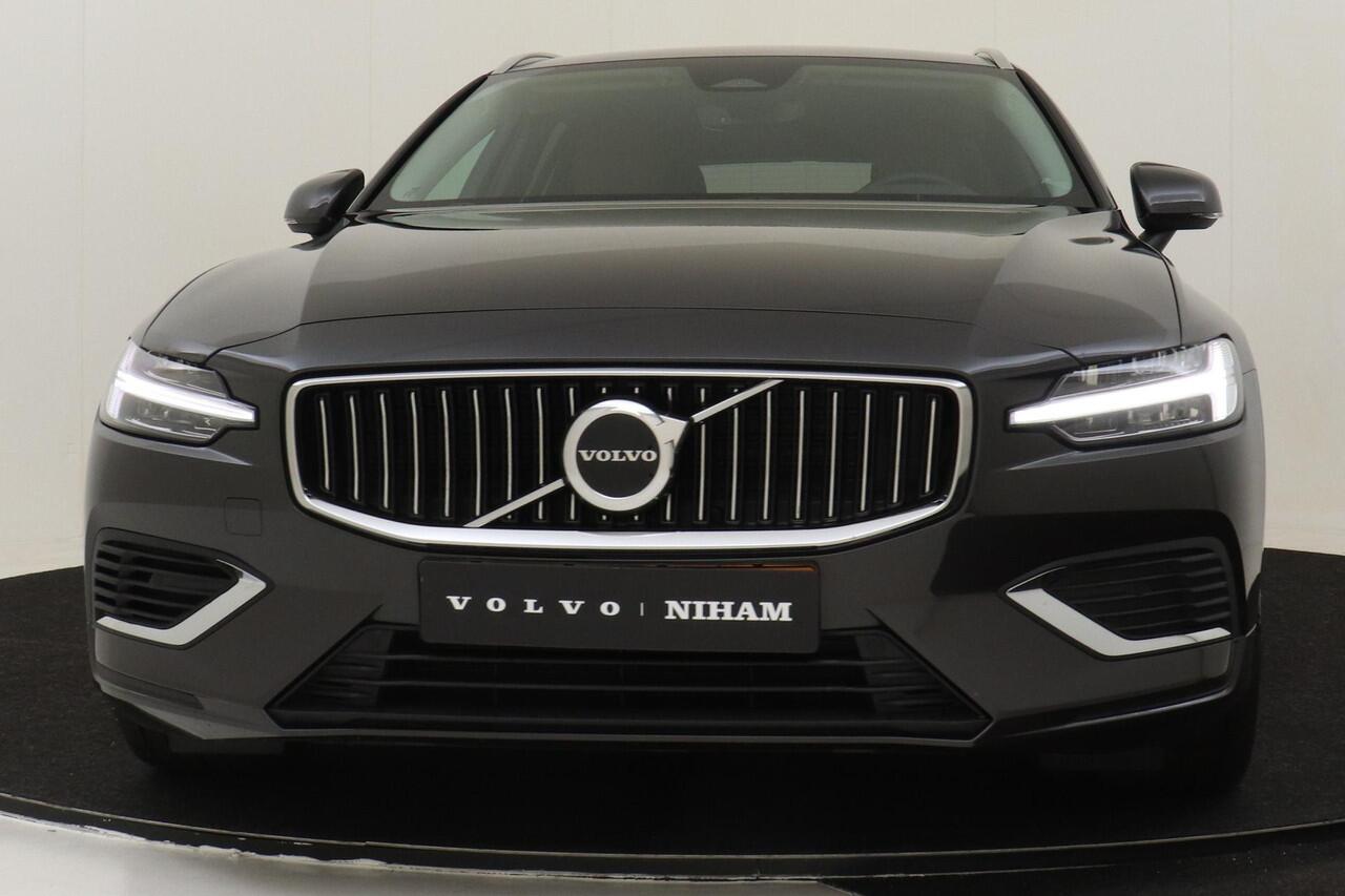 Volvo V60 T6 PLUG-IN HYBRID AWD ESSENTIAL EDITION -ADAP.CRUISE|CLIMATE|19"|BLIS|LEDER|CAMERA|BLIS