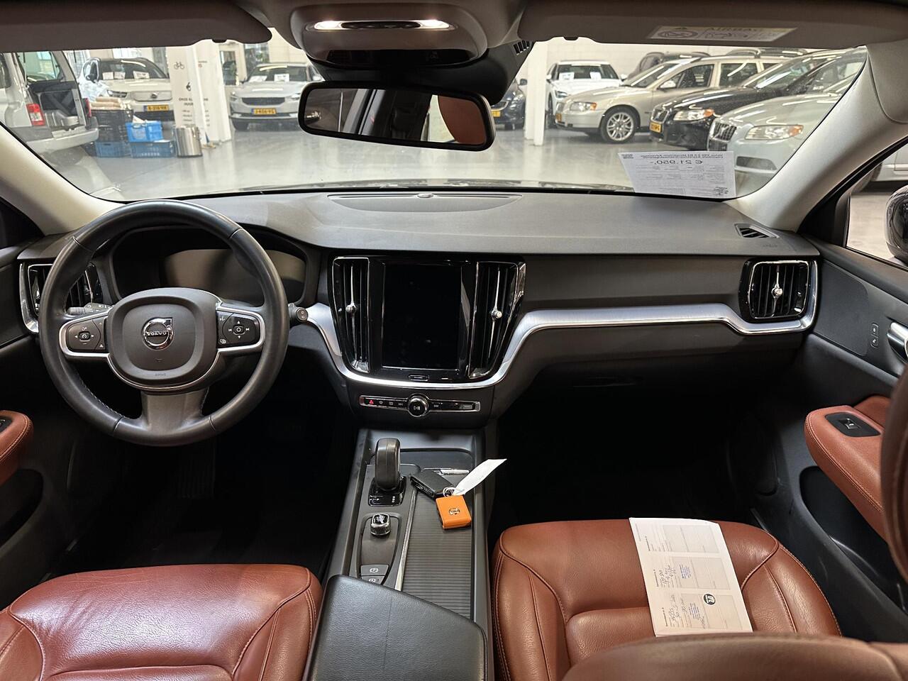 Volvo V60 2.0 B3 Momentum Advantage IntelliSafe Assist/leer/trekhaak/garantie