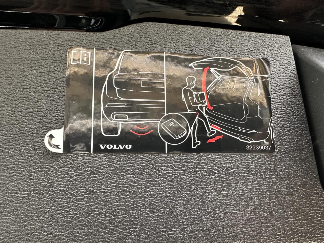 Volvo V60 2.0 T8 Twin Engine AWD R-Design | Pano | 360 cam Head Up Display | Luxury Line | occasion