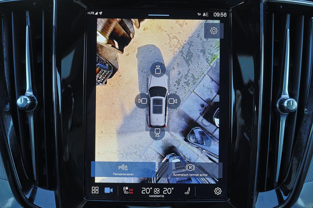 Volvo V60 T6 Recharge AWD Plus Dark - Panorama/schuifdak - IntelliSafe Assist & Surround - 360º Camera - Harman/Kardon audio - Adaptieve LED koplampen - Verwarmde voorstoelen, stuur & achterbank - Parkeersensoren voor & achter - Elektr. bedienb. voorstoelen met geh