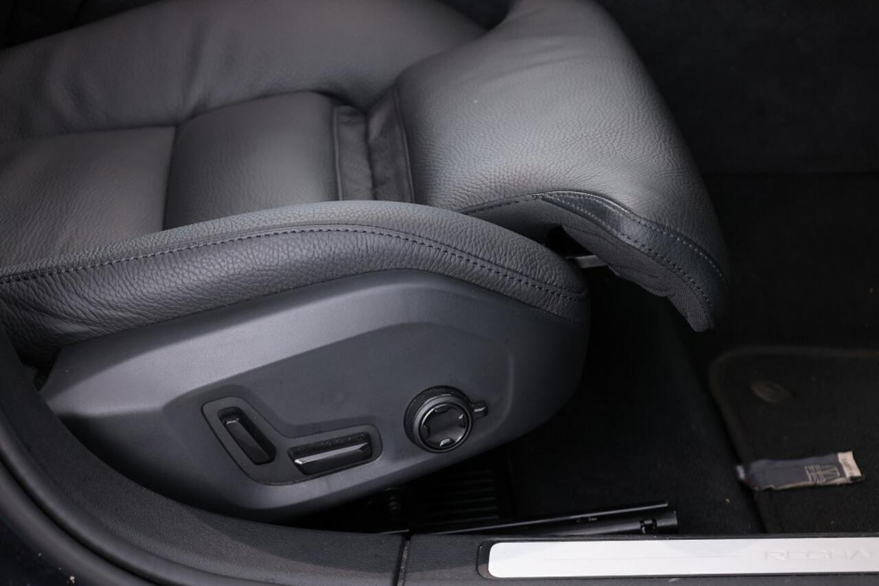 Volvo V60 2.0 T8 Plug-in hybrid AWD Plus Bright | PANORAMADAK ? 1e Eigenaar