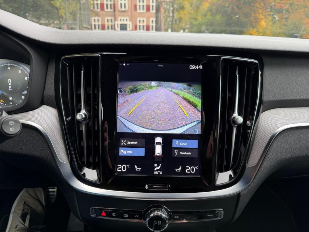 Volvo V60 2.0 B3 R-Design | Camera | Memory | Navi | Dealer Onderhouden |