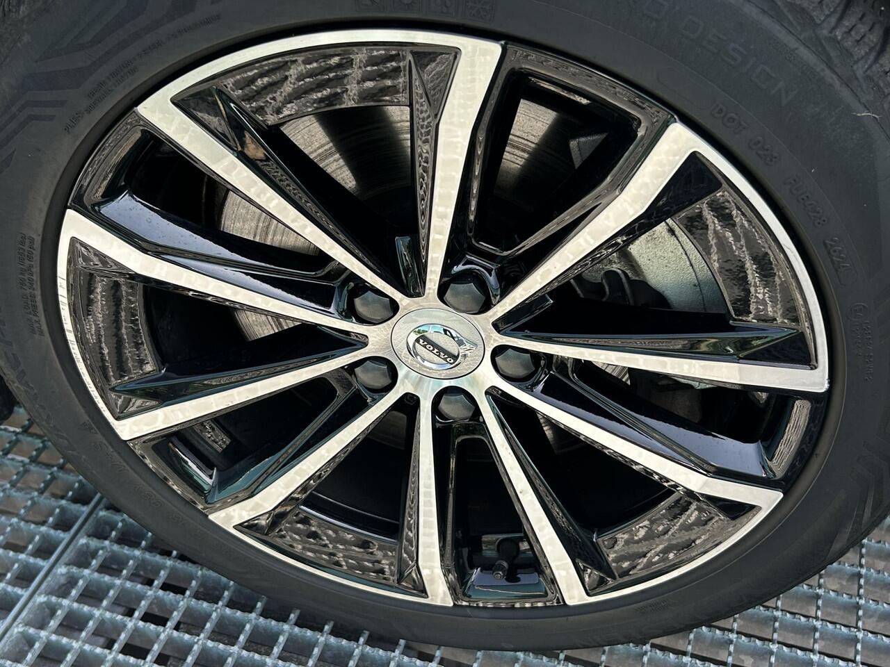 Volvo V60 2.0 T6 Plug-in hybrid AWD Plus Dark Automaat, Panorama dak, Harman-Kardon premium audio, Elektr.. verstelbare voorstoelen, Stoelverwarming V+A, Parkeer verwarming