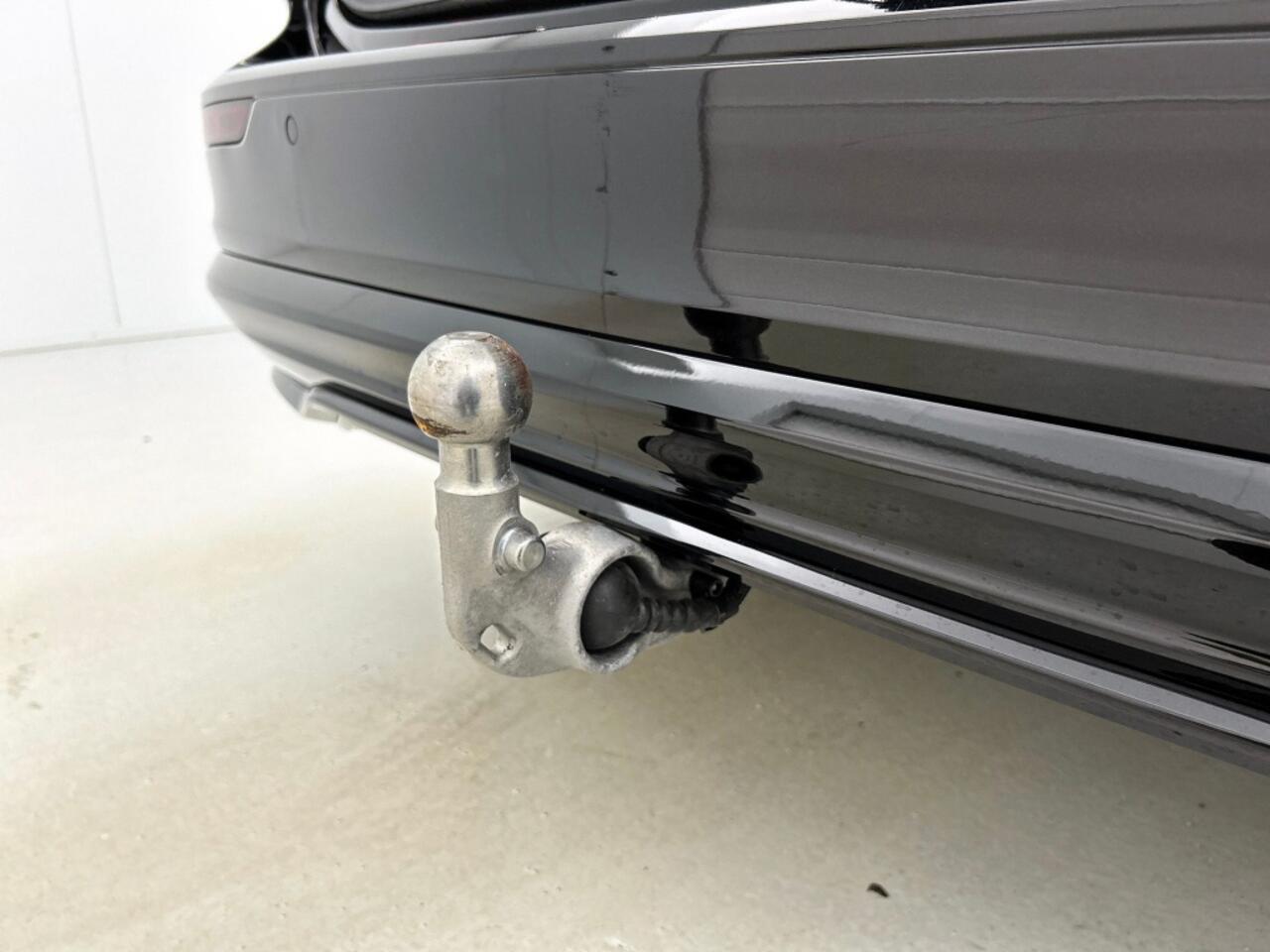 Volvo V60 2.0 T6 Black Edition | Panorama Dak | 360* | Trekhaak | Sportled