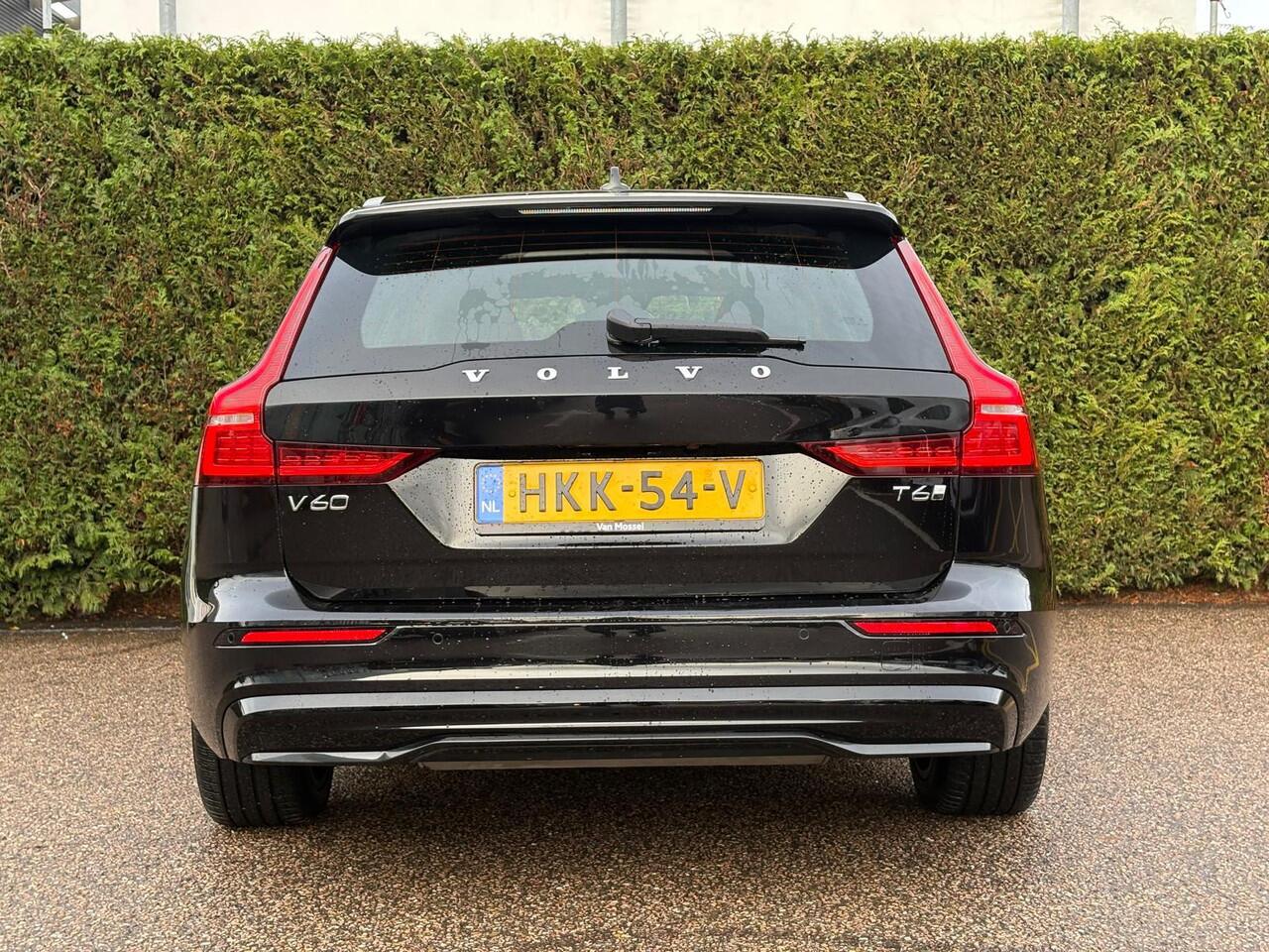 Volvo V60 2.0 T6 Plug-in hybrid AWD Plus Dark