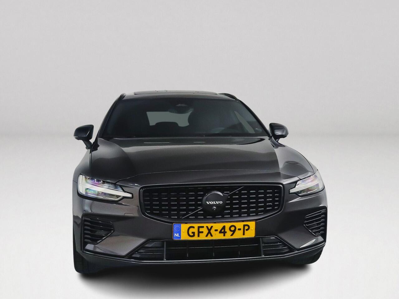 Volvo V60 T6 Aut. Plug-in hybrid AWD Plus Dark | Panoramadak | 360° camera | Stoel- en Stuurverwarming | Harman Kardon | Trekhaak