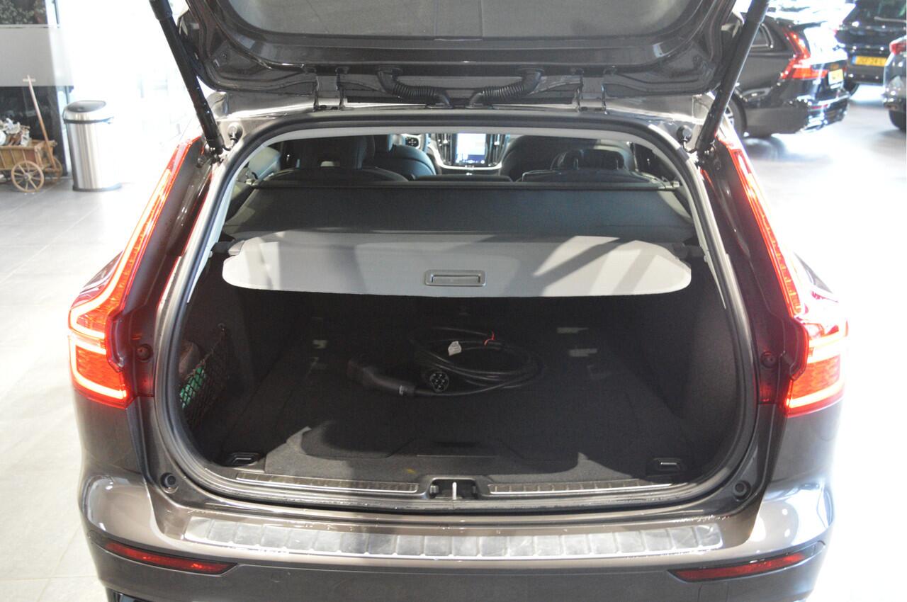 Volvo V60 2.0 T6 Plug-in hybrid AWD Plus Dark leer trekhaak 18 inch !!