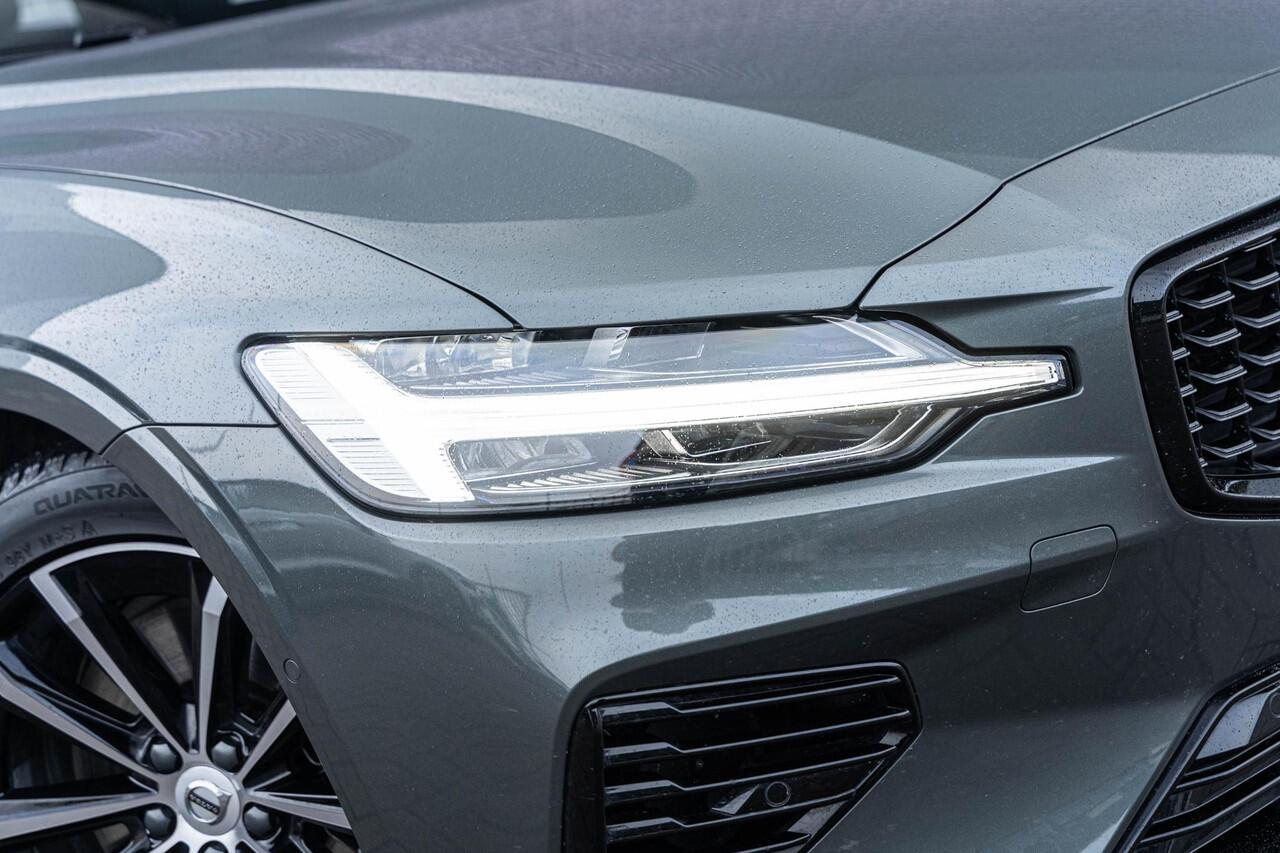 Volvo V60 2.0 T6 Plug-in hybrid AWD Plus Dark | Stoel-/Stuurverwarming | 360 Camera | Trekhaak | Keyless Entry | Dodehoekdetectie | Adaptive Cruise Control | Google | Long Range |