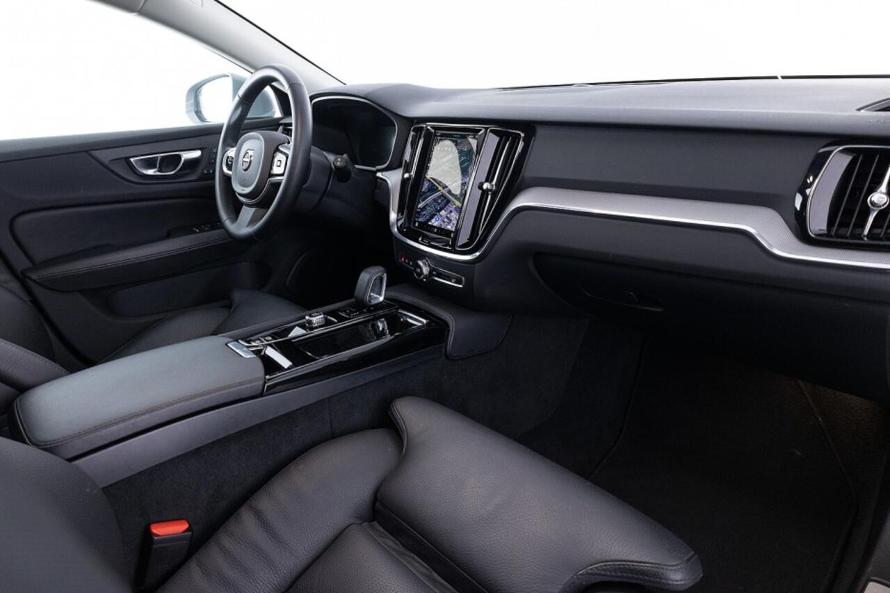 Volvo V60 2.0 T8 Plug-in hybrid AWD Plus Bright | PANORAMADAK ? 1e Eigenaar