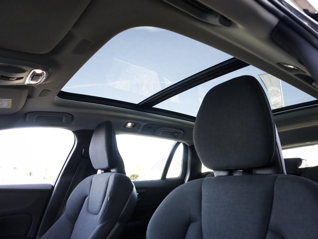 Volvo V60 2.0 B4 Momentum Business 2e-Eig. & Keurig-Onderh. BOVAG-Garantie. NL-Auto.