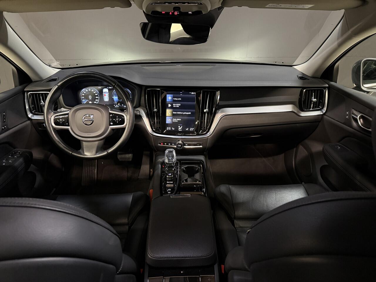 Volvo V60 2.0 T6 Twin Engine AWD Inscription | ACC | Panoramadak | Stoelverwarming | Apple Carplay | Camera