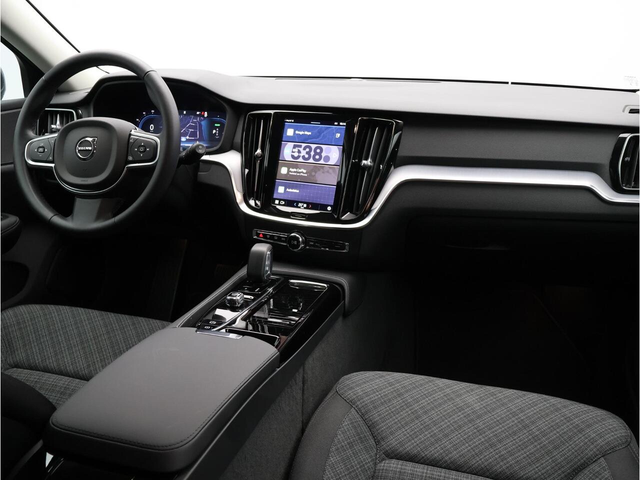 Volvo V60 T6 350PK Plug-in hybrid AWD Core Bright / Exterior Stylingkit / Trekhaak / 360 Camera / Lighting Pack / Keyless Entry / Full LED / BLIS / Elektrische Achterklep / Park Assist V+A /