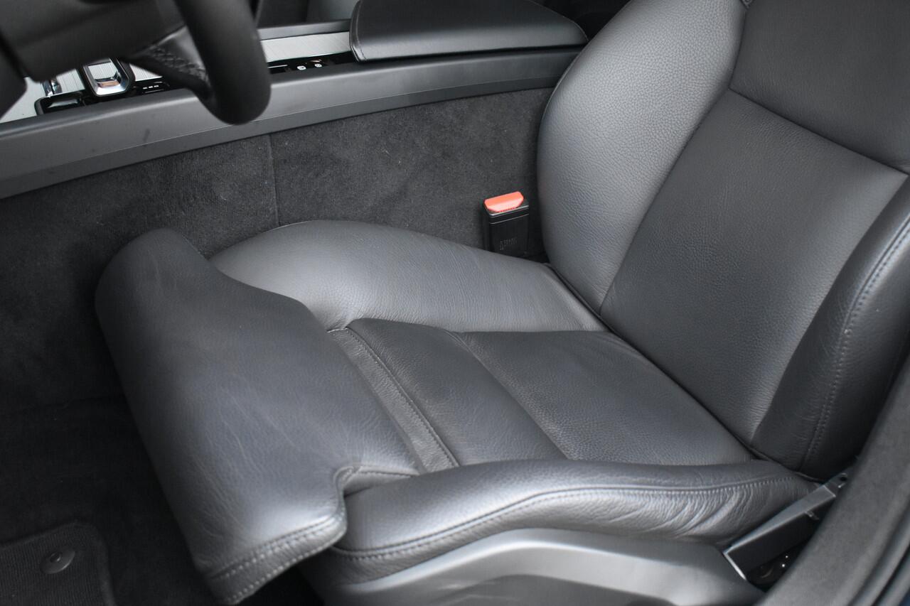 Volvo V60 B4 211PK Automaat Plus Dark | Climate | Trekhaak | Schuif-/kanteldak | Lighting |