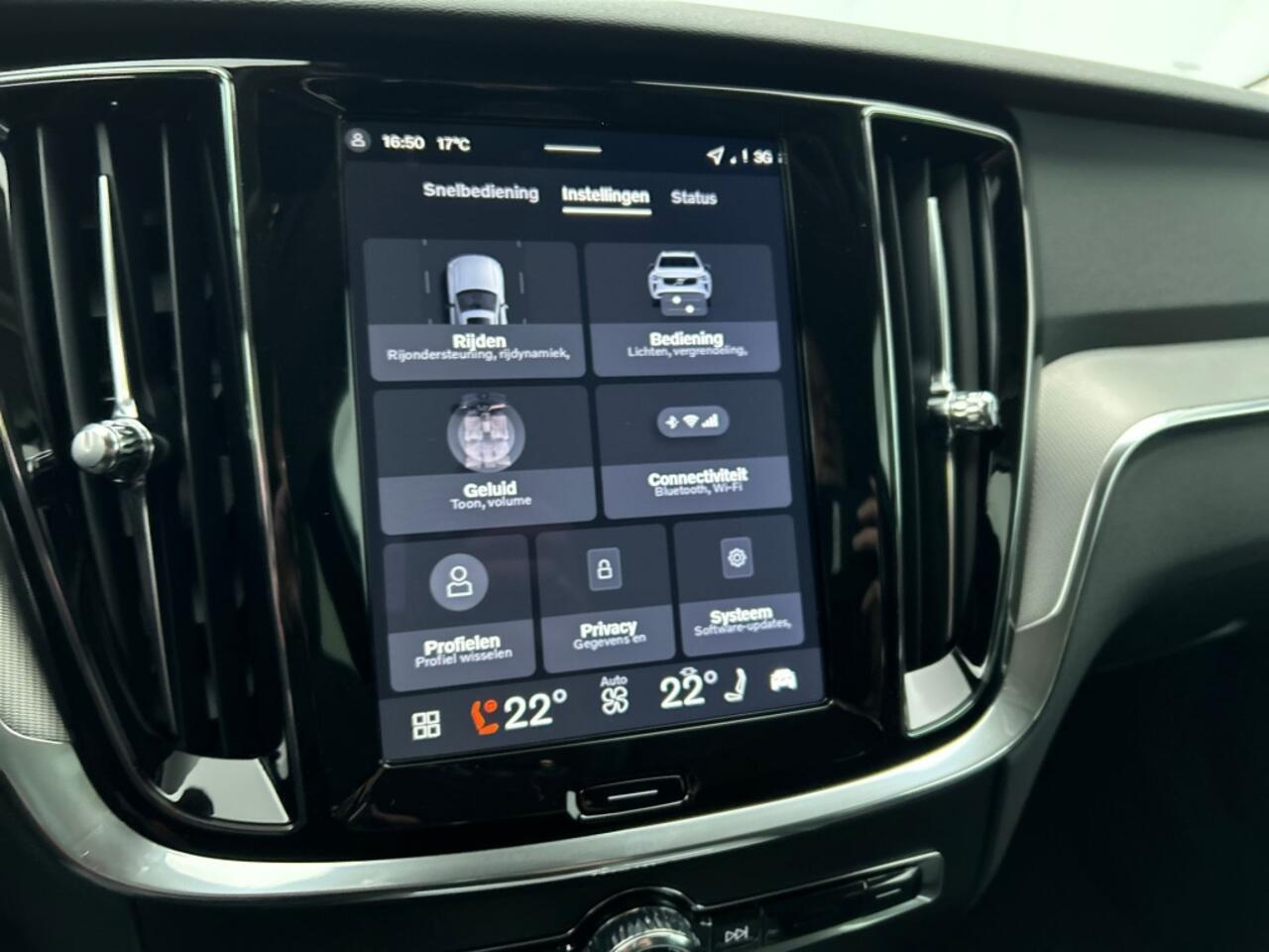 Volvo V60 2.0 B4 Core | ACTIE | Van 65314 voor 62300 | Lederen bekleding |