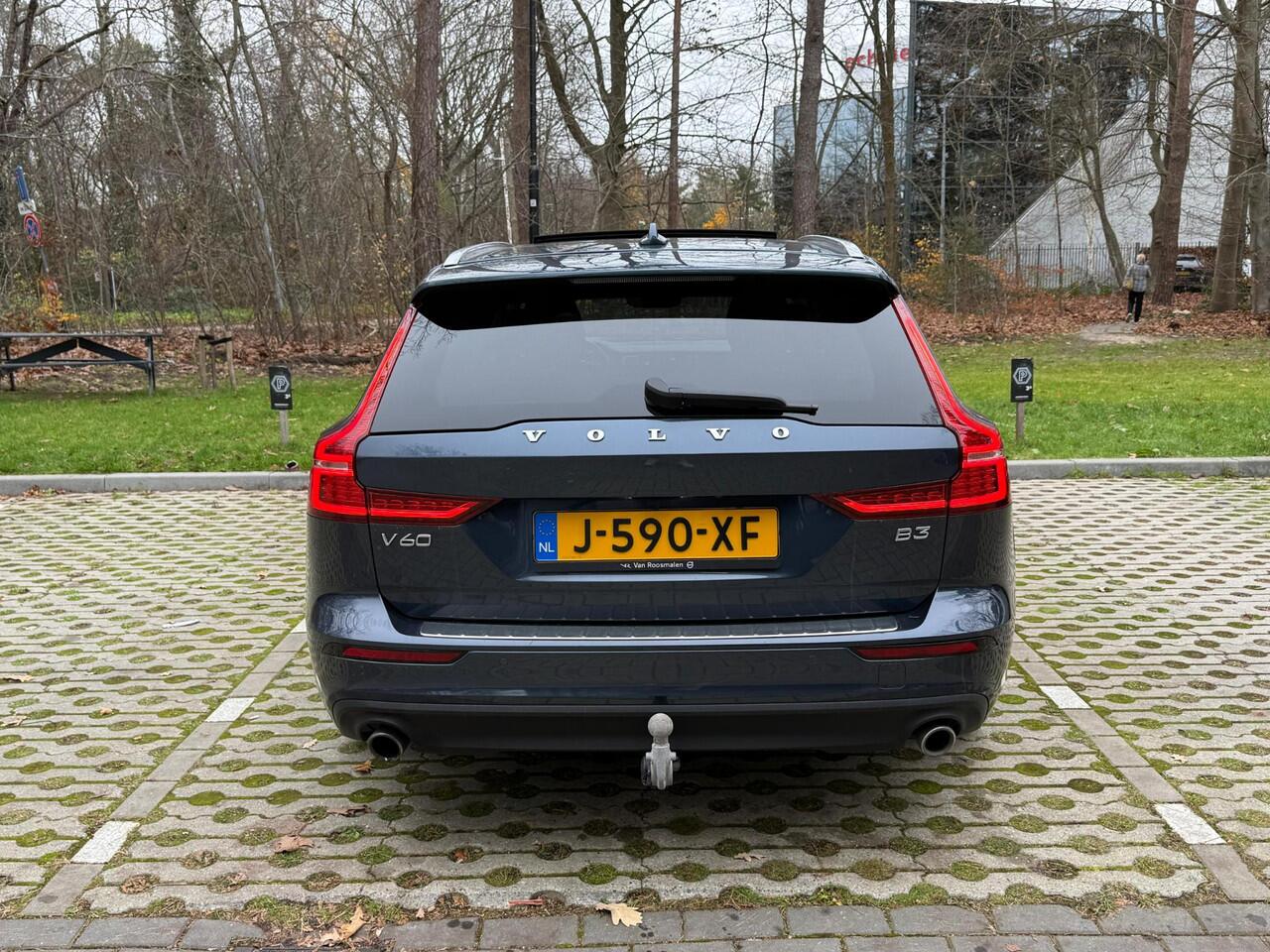 Volvo V60 2.0 B3 Business Pro Panodak | HK | 360°