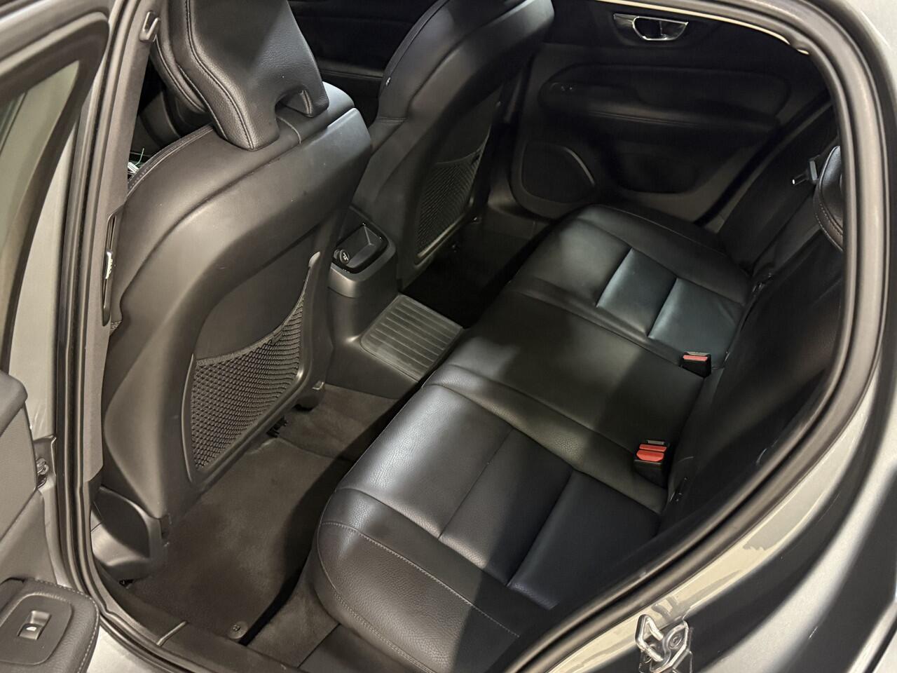 Volvo V60 2.0 T6 Twin Engine AWD Inscription | ACC | Panoramadak | Stoelverwarming | Apple Carplay | Camera