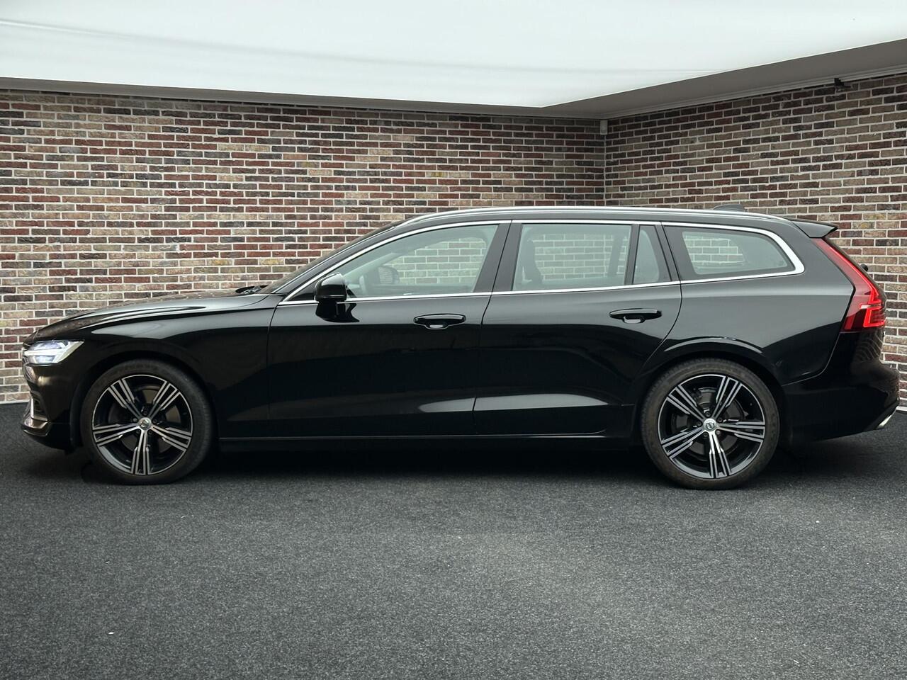 Volvo V60 2.0 T6 Benzine AWD Inscription | Intellisafe| Pilot Assist| CarPlay|Standkachel| Adaptive light| BTW auto|